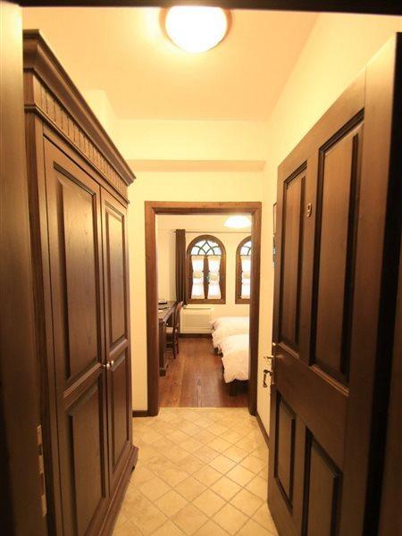 Boutique Hotel Muzaka Берат Екстериор снимка