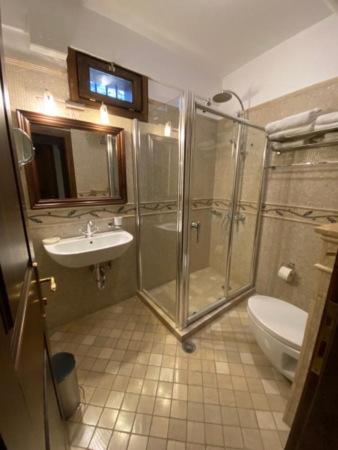 Boutique Hotel Muzaka Берат Екстериор снимка