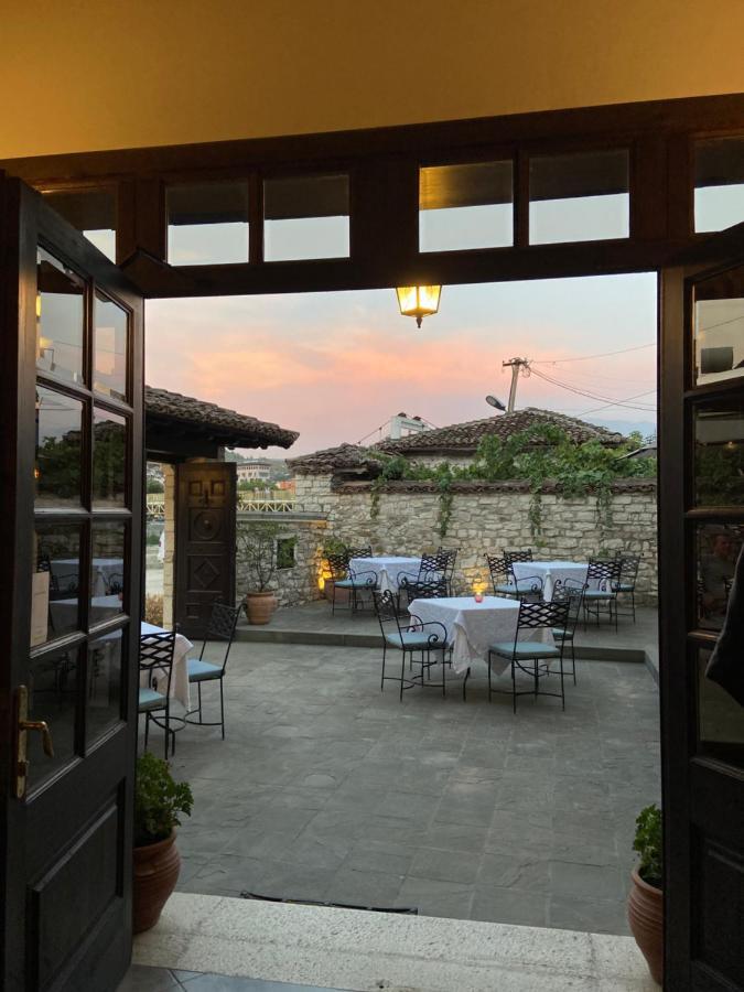 Boutique Hotel Muzaka Берат Екстериор снимка