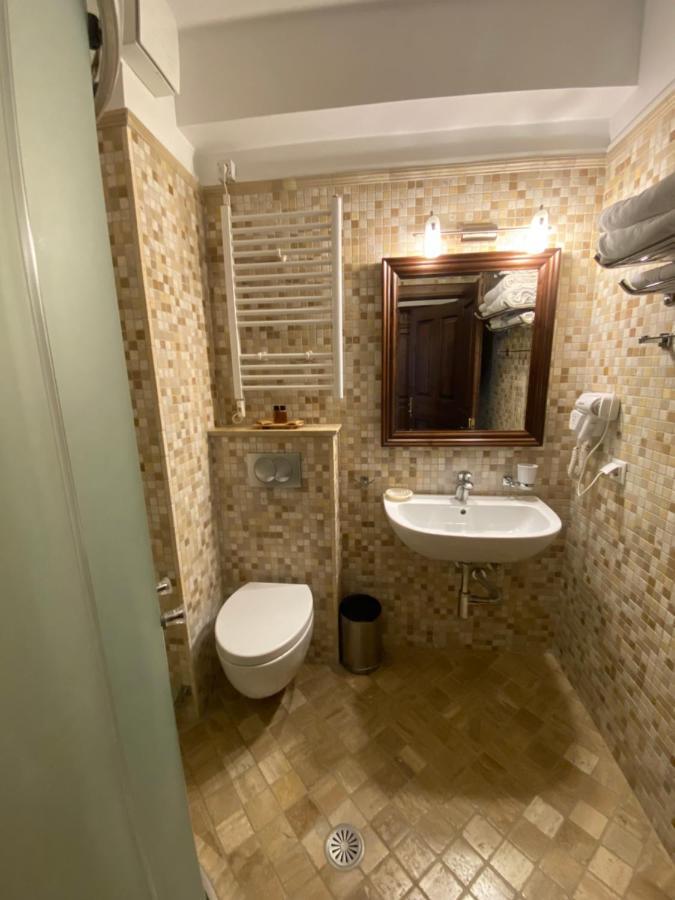 Boutique Hotel Muzaka Берат Екстериор снимка