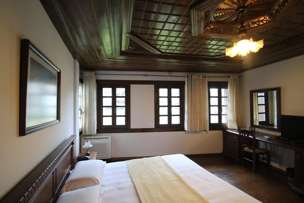 Boutique Hotel Muzaka Берат Екстериор снимка