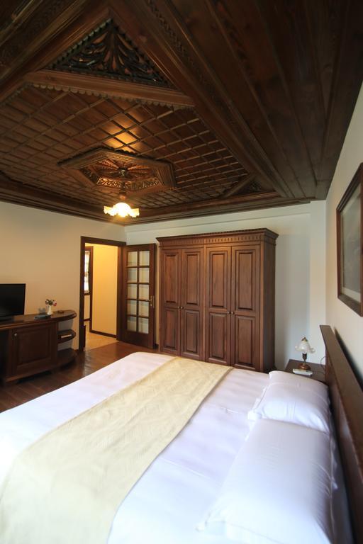 Boutique Hotel Muzaka Берат Екстериор снимка