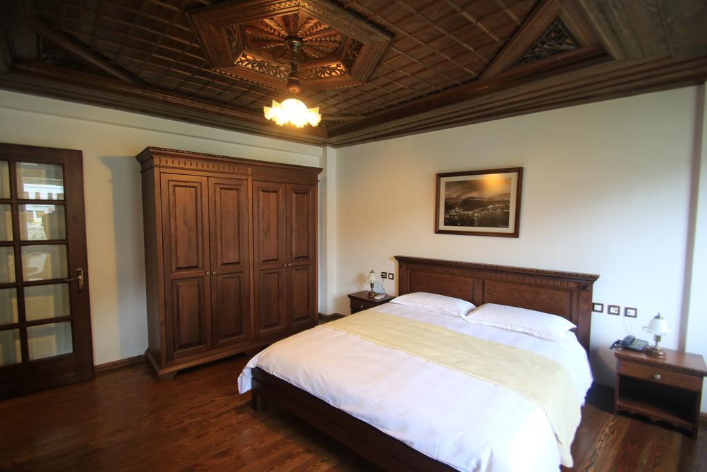 Boutique Hotel Muzaka Берат Екстериор снимка
