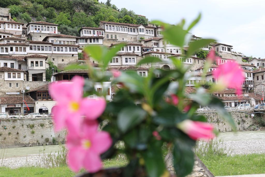 Boutique Hotel Muzaka Берат Екстериор снимка